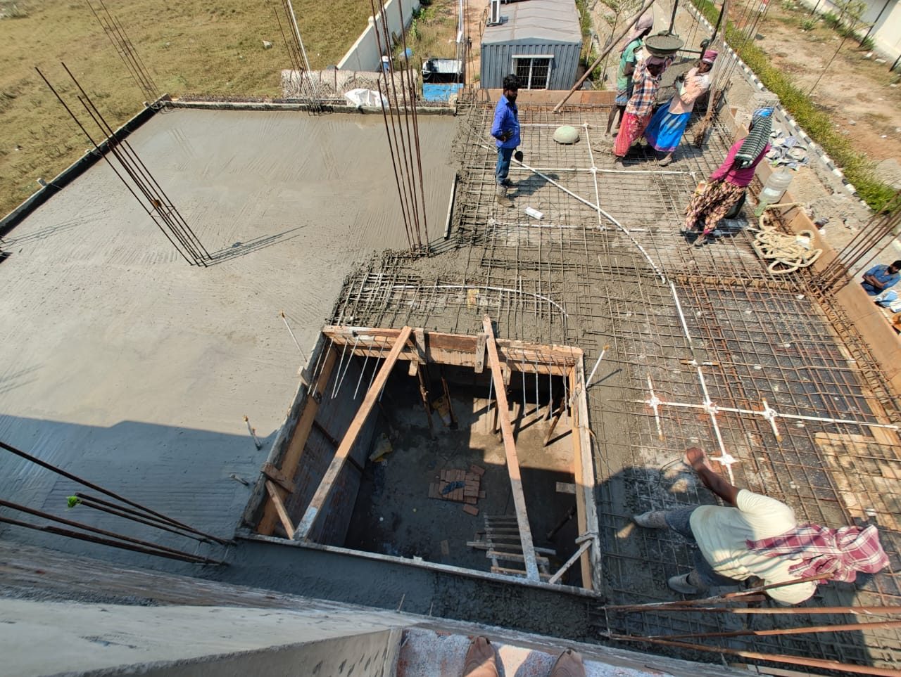 Slab reinforcement and concreting work in Navalur, Chennai